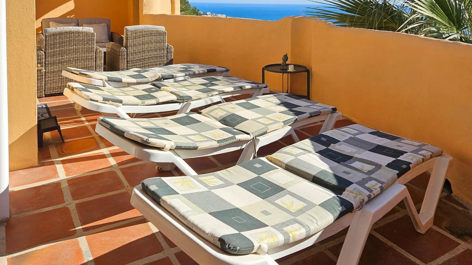 3 Bedroom Penthouse Apartment In Calahonda MIJAS COSTA 0*,