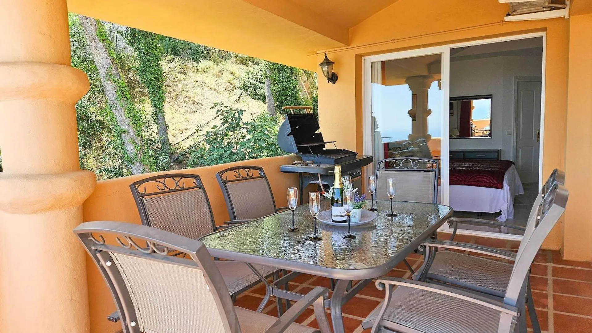 3 Bedroom Penthouse Apartment In Calahonda MIJAS COSTA Hiszpania