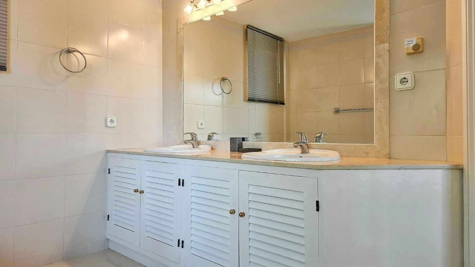 3 Bedroom Penthouse Apartment In Calahonda MIJAS COSTA 0*,  Hiszpania
