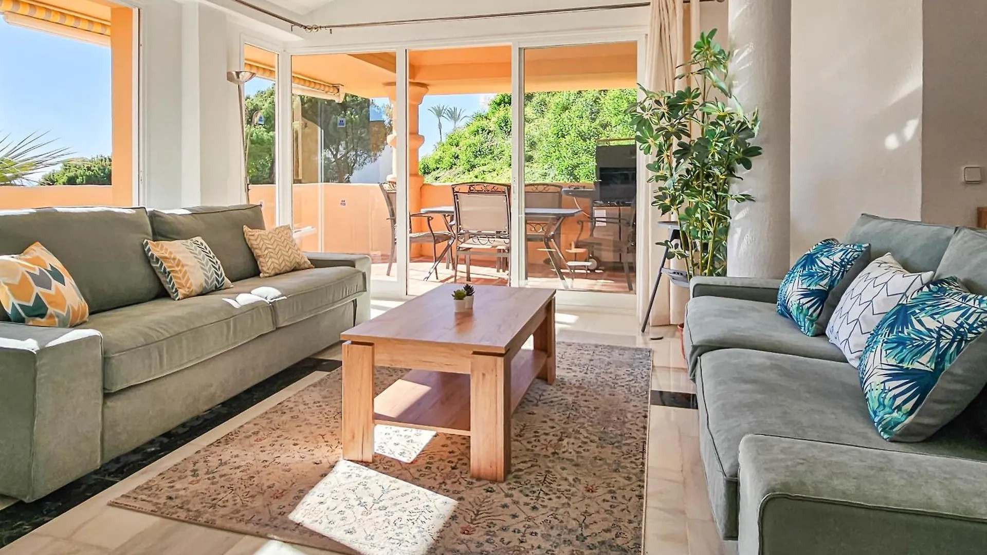 3 Bedroom Penthouse Apartment In Calahonda MIJAS COSTA Hiszpania