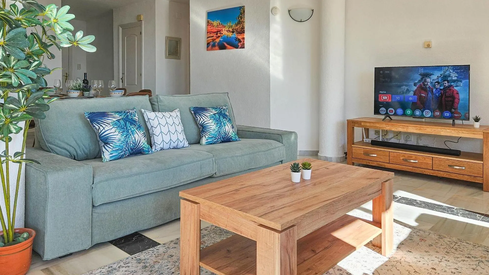 מיחאס קוסטה 3 Bedroom Penthouse Apartment In Calahonda  מיחאס קוסטה