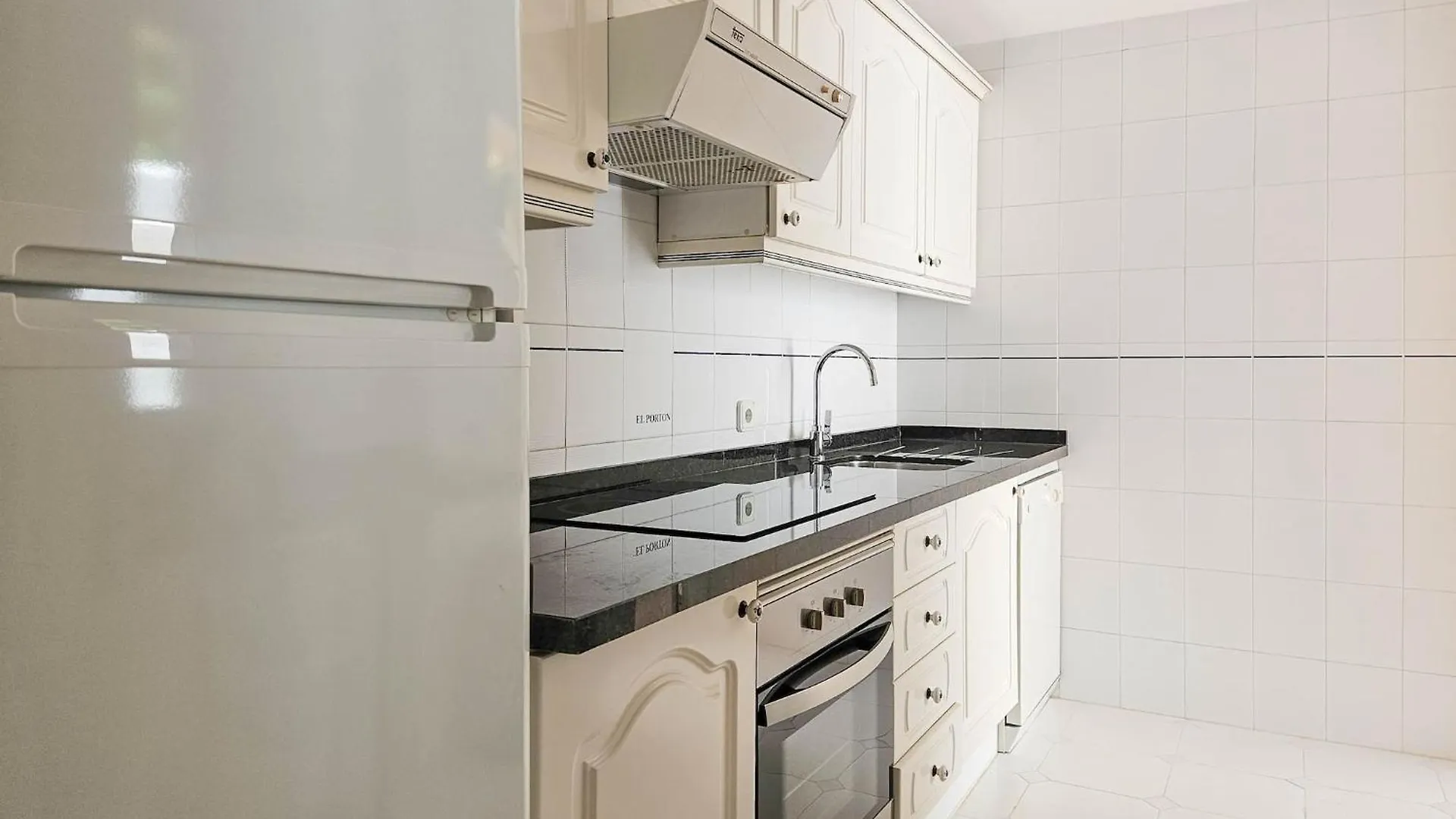 3 Bedroom Penthouse Apartment In Calahonda 밀야스코스타