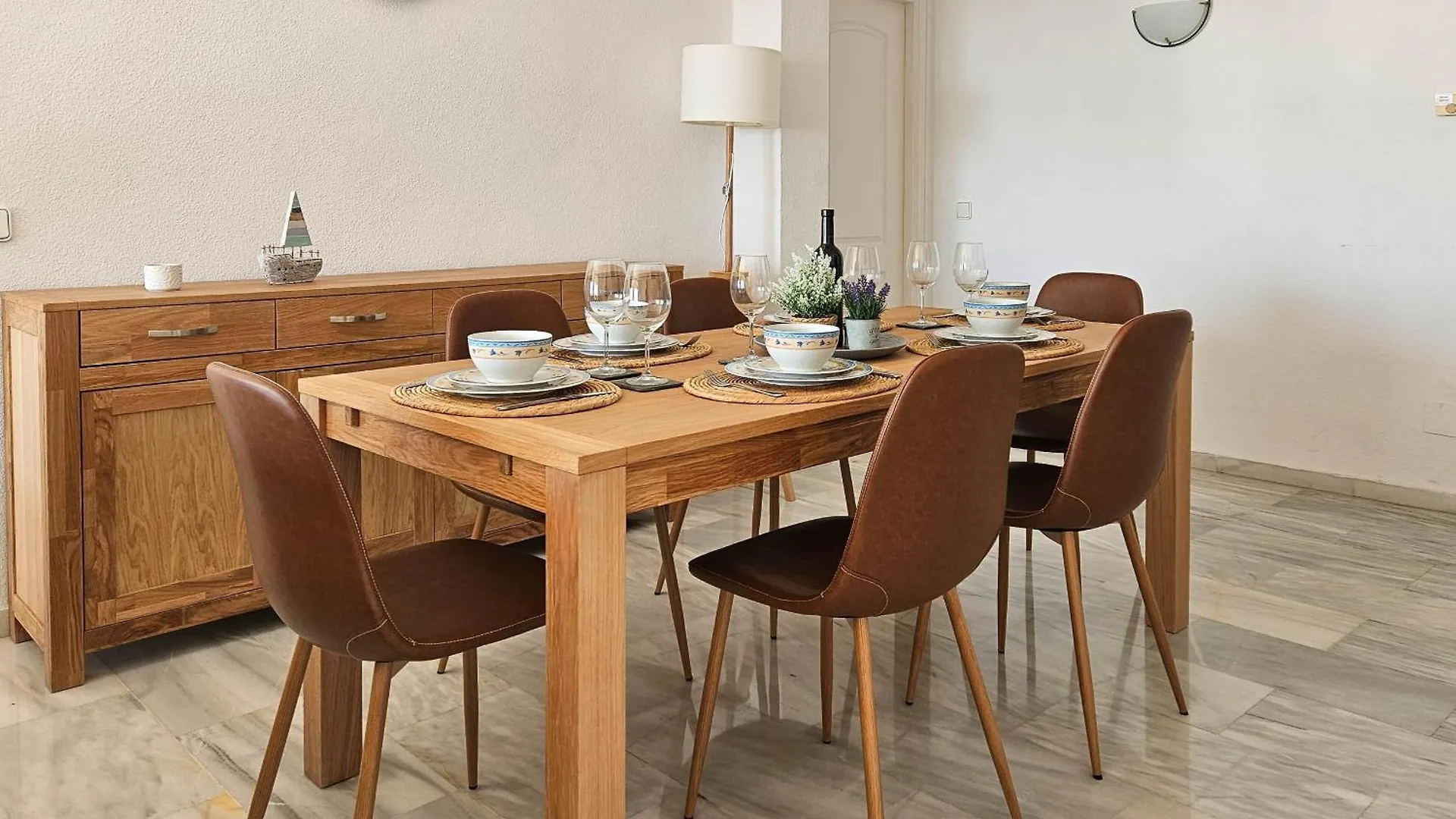 3 Bedroom Penthouse Apartment In Calahonda 밀야스코스타 스페인